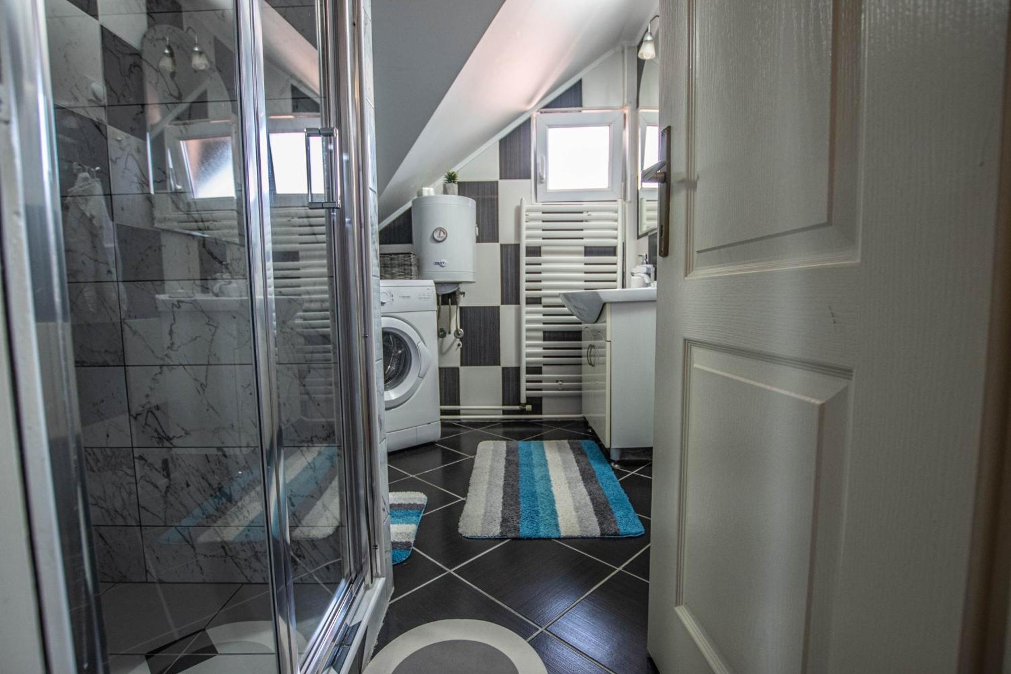 סובוטיקה Garden Apartment מראה חיצוני תמונה