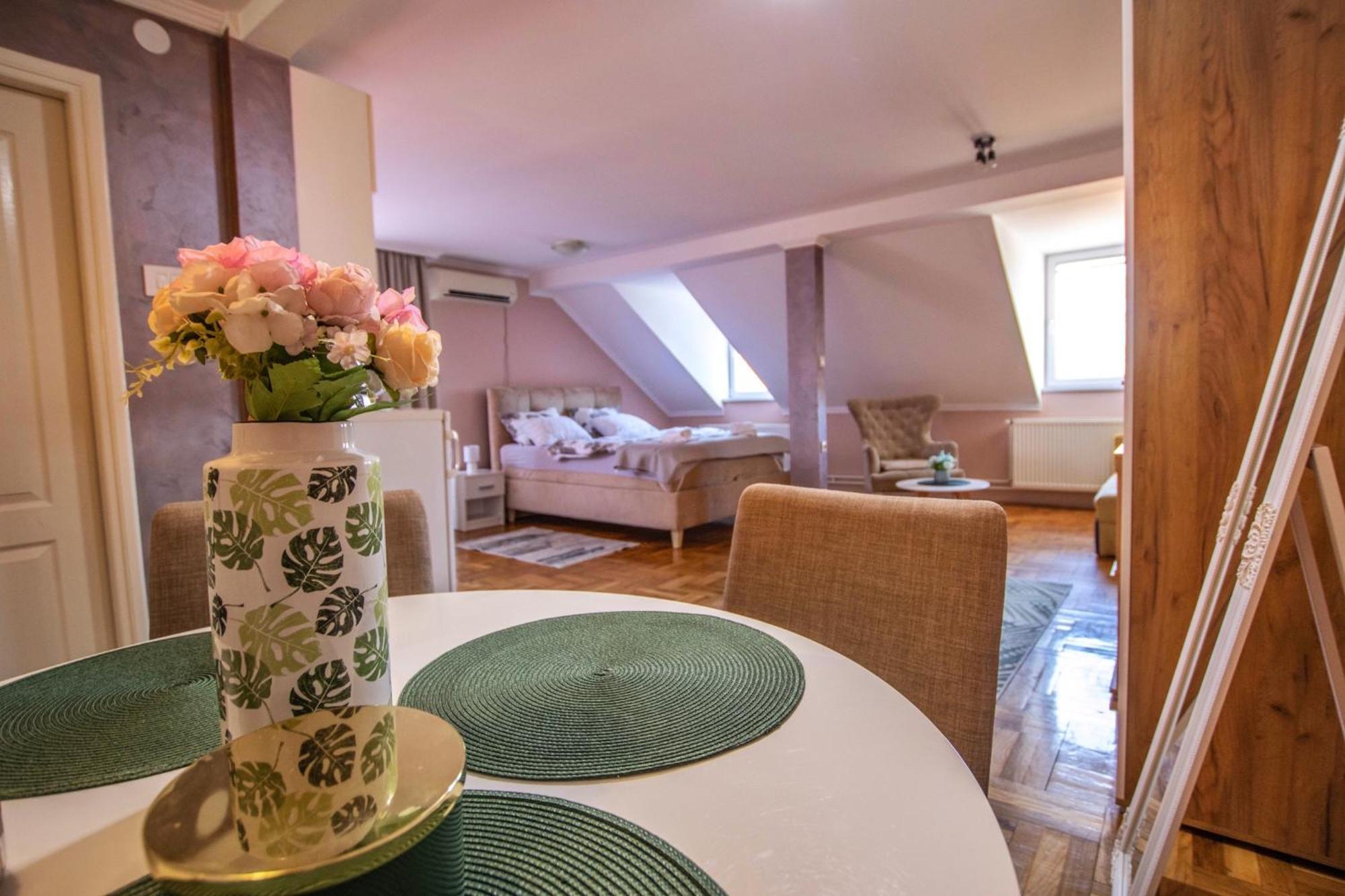 סובוטיקה Garden Apartment מראה חיצוני תמונה